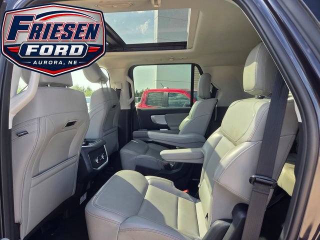 Used 2025 Ford Expedition Active AWD/4WD image 22