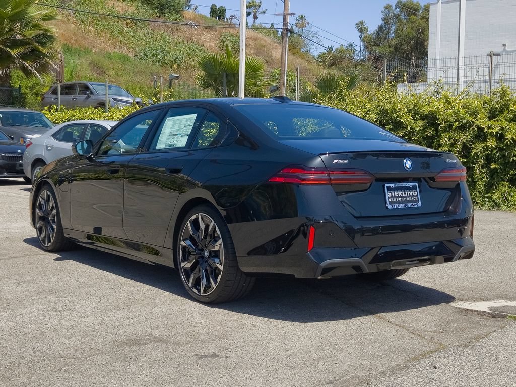 New 2026 BMW 550e xDrive w/ Premium Package AWD/4WD image 17