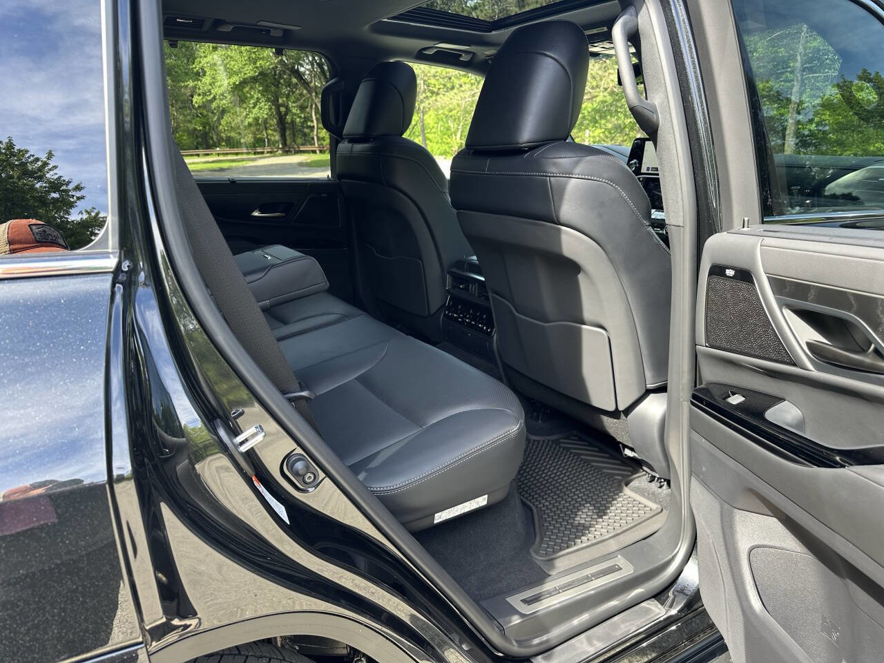 Used 2026 Lexus LX 700h Luxury AWD/4WD image 23