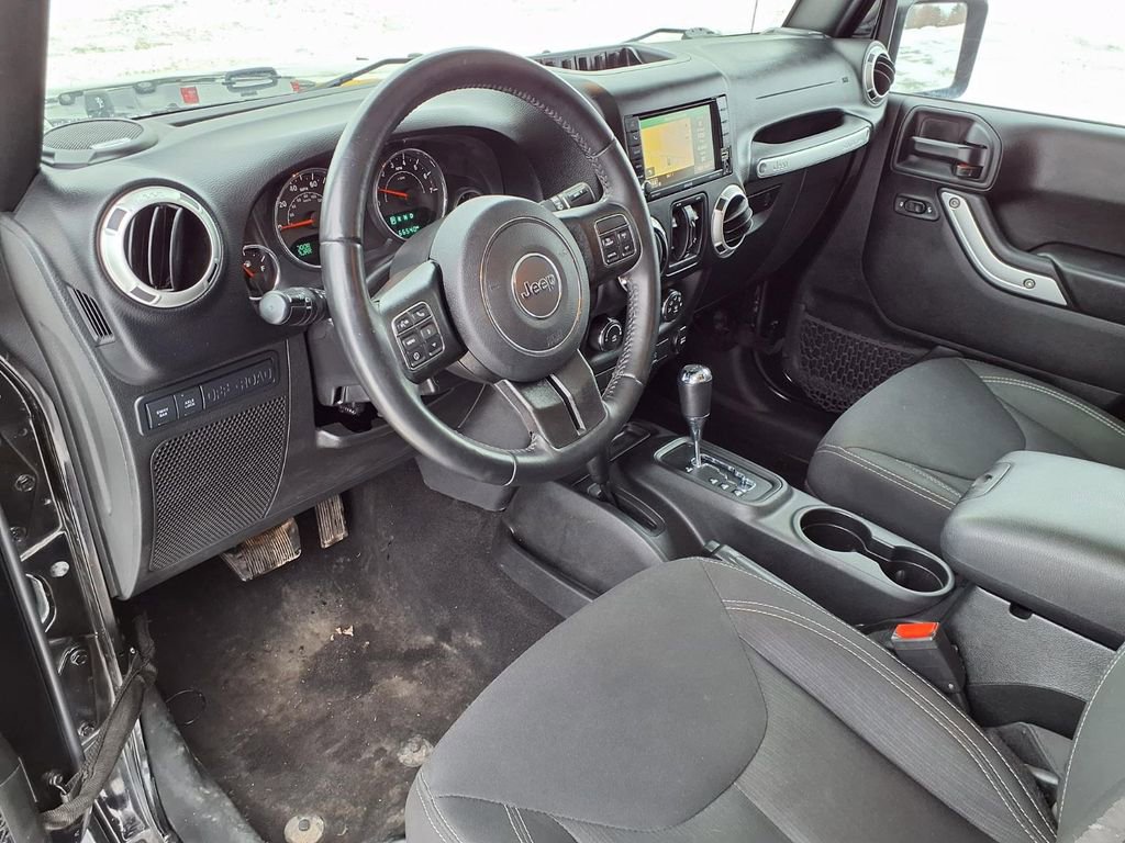 Used 2018 Jeep Wrangler Unlimited Rubicon w/ Connectivity Group image 21