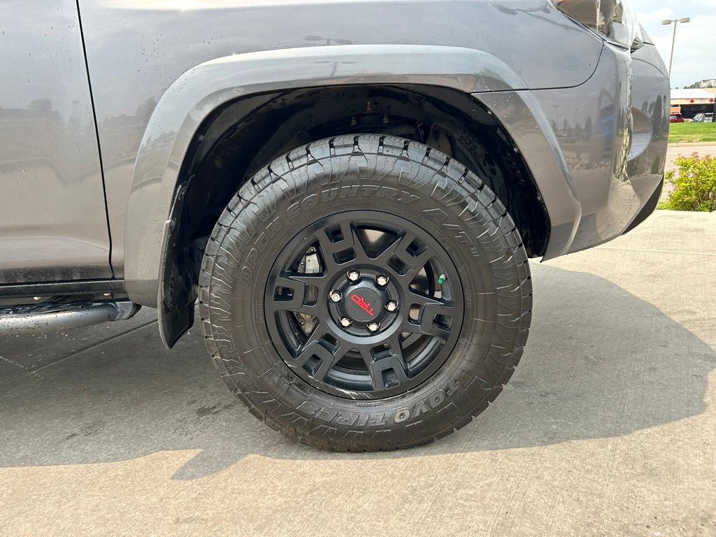 Used 2021 Toyota 4Runner Venture w/ Moonroof Package AWD/4WD image 34