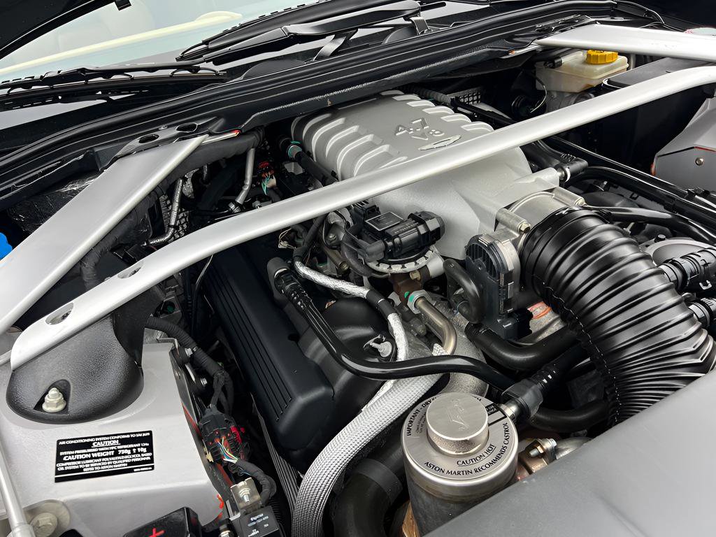 Used 2009 Aston Martin V8 Vantage Roadster RWD image 29