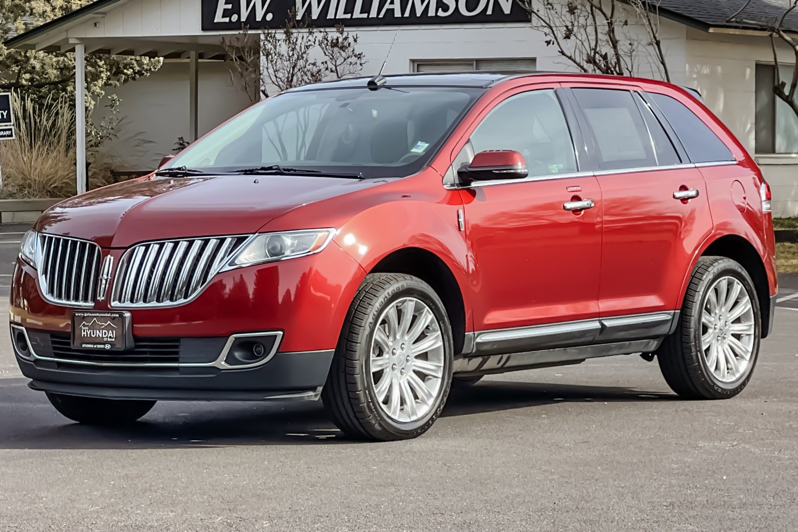 Used 2015 Lincoln MKX AWD w/ Equipment Group 102A image 9