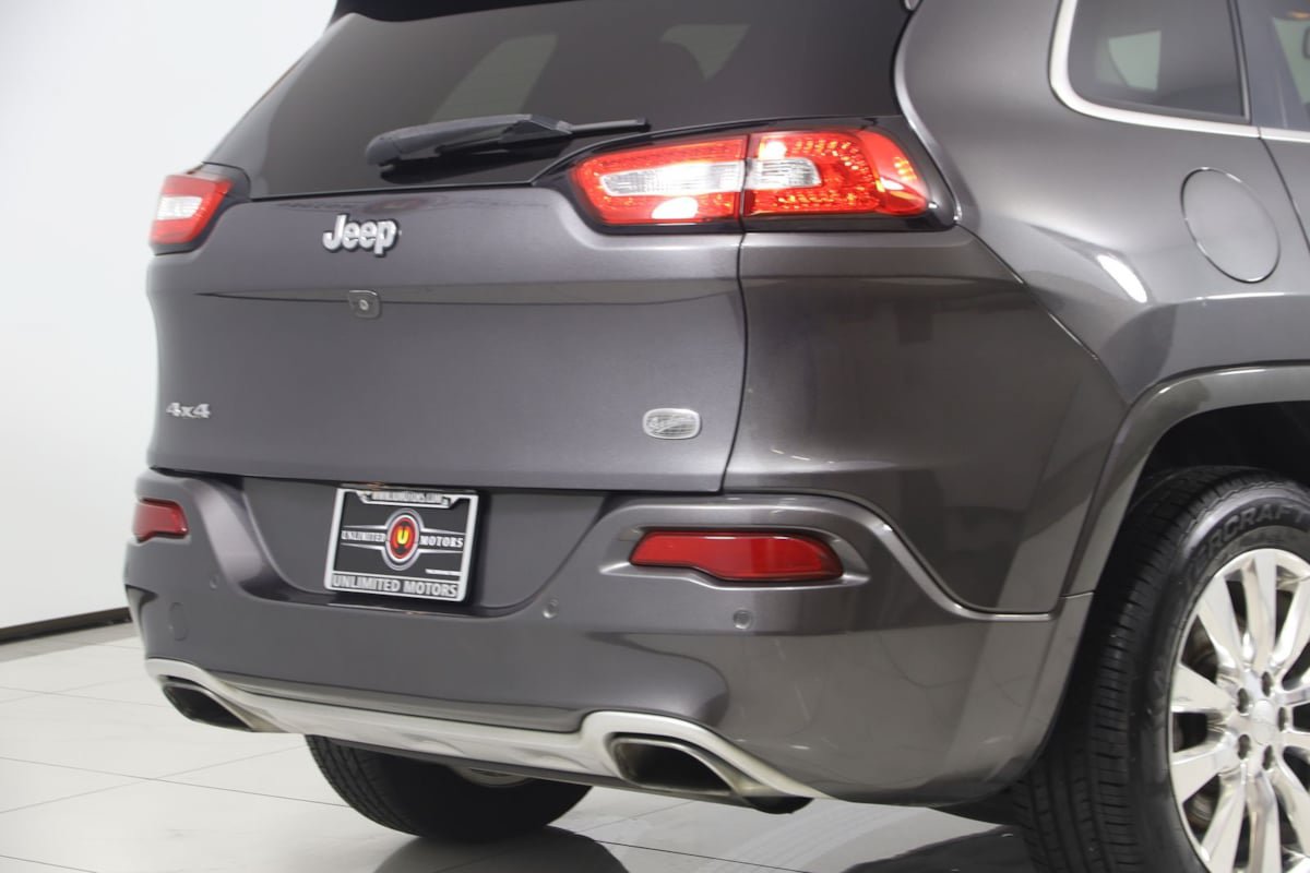 Used 2018 Jeep Cherokee Overland AWD/4WD image 38