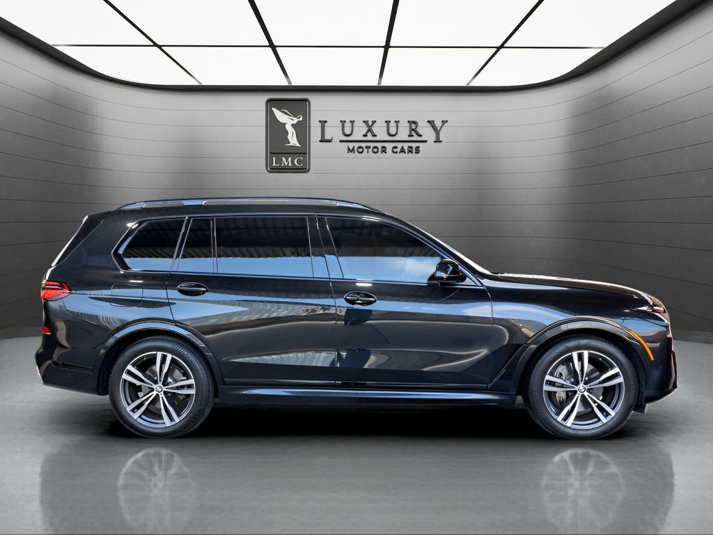 Used 2023 BMW X7 xDrive40i w/ M Sport Package AWD/4WD image 9
