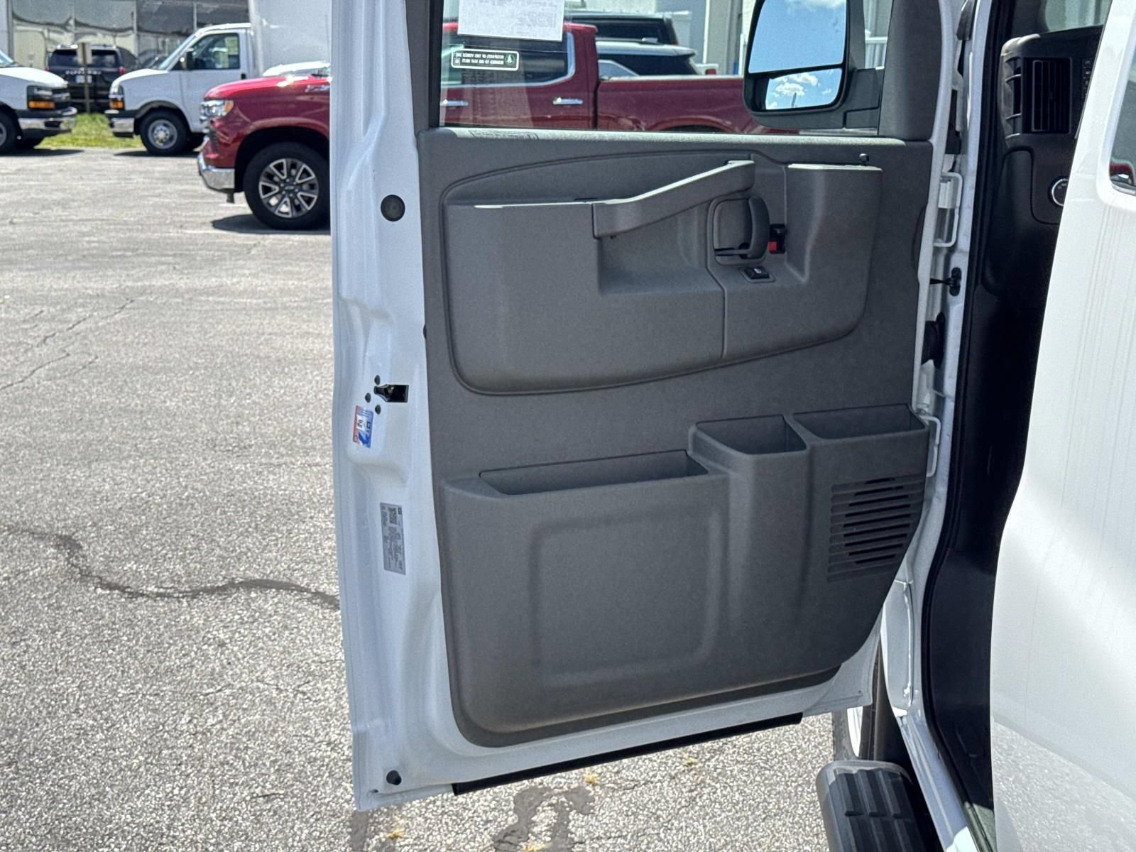 New 2026 Chevrolet Express 3500 LS w/ Chrome Appearance Package RWD image 15