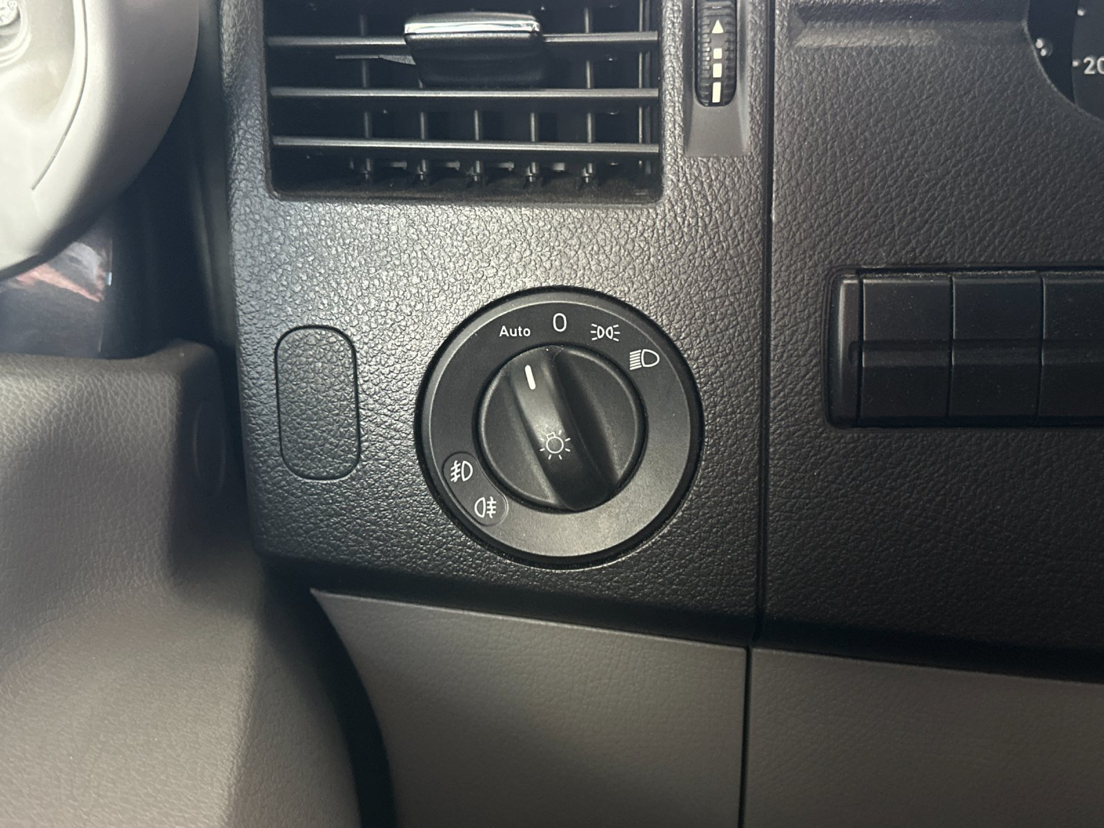 Used 2015 Mercedes-Benz Sprinter 2500 image 26