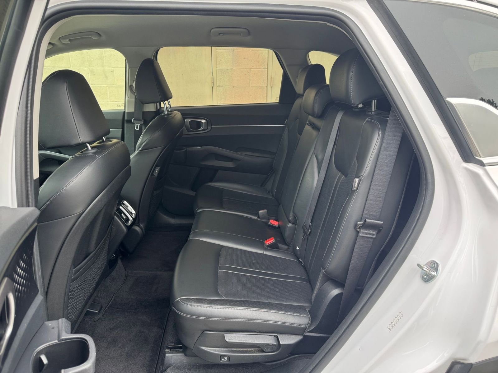 Used 2024 Kia Sorento S image 27