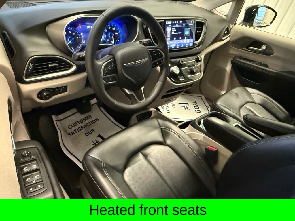 Used 2024 Chrysler Pacifica Touring-L image 16