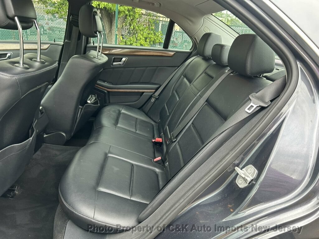 Used 2010 Mercedes-Benz E 350 4MATIC Sedan image 21
