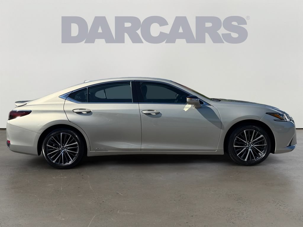 Certified 2022 Lexus ES 300h w/ Premium Package FWD image 7