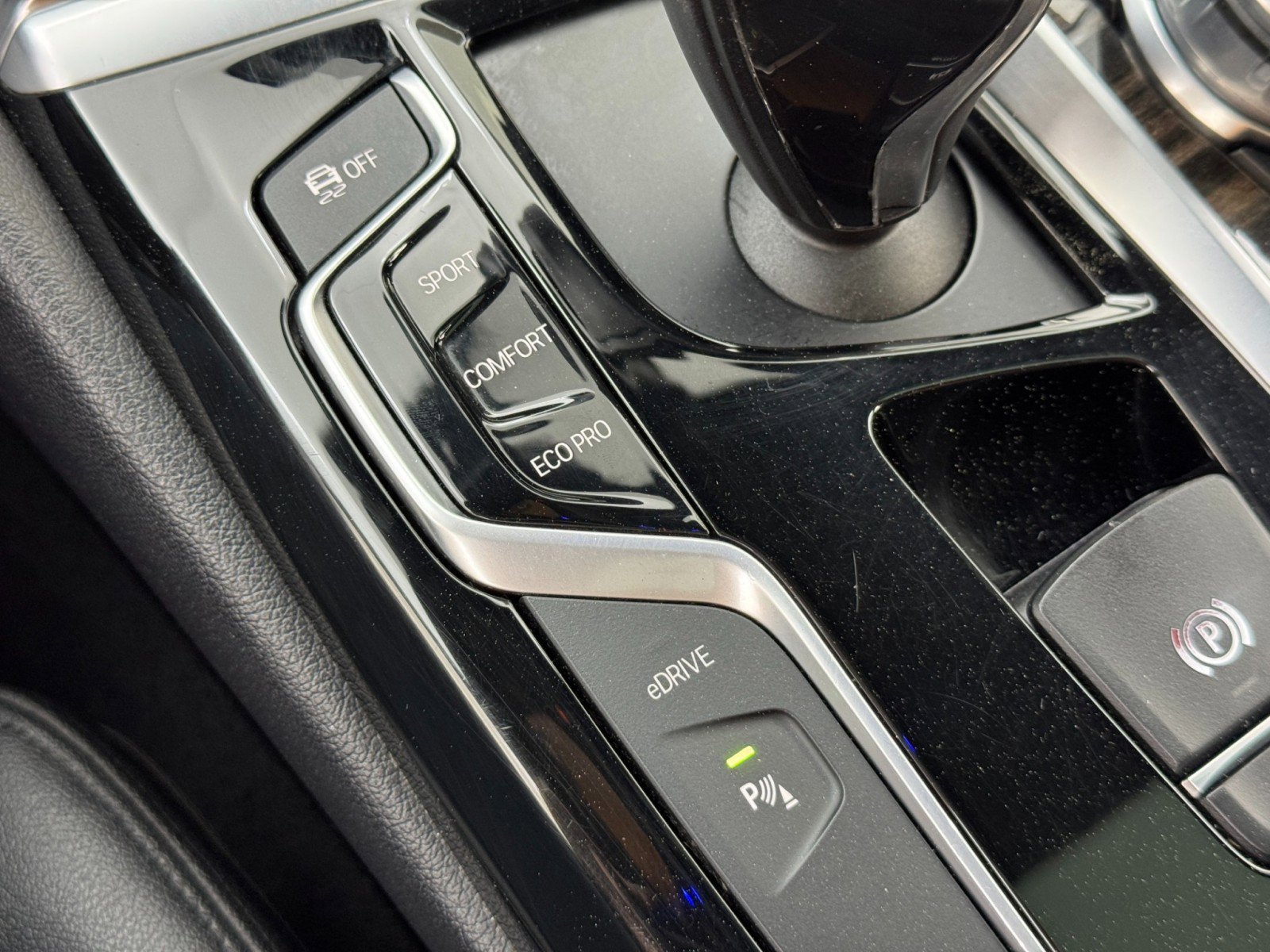 Used 2018 BMW 530e image 31