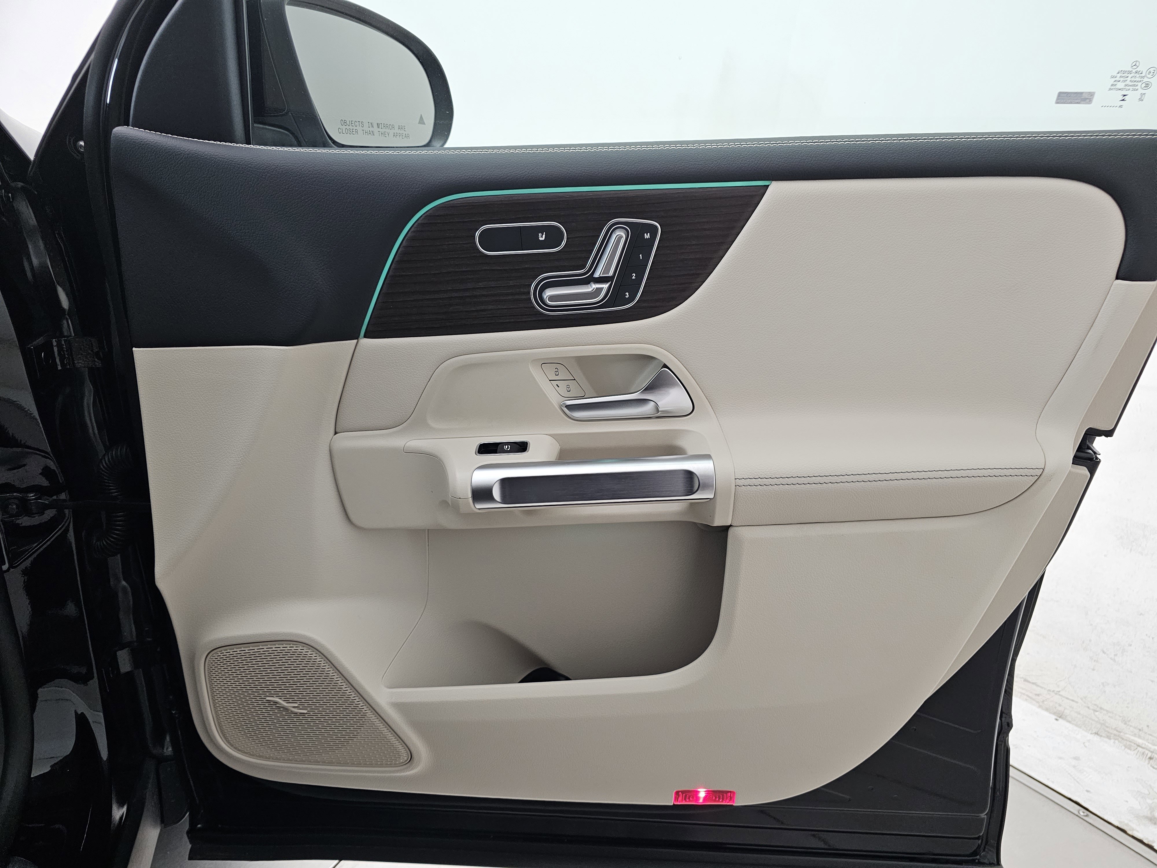 New 2026 Mercedes-Benz GLB 250 4MATIC image 17