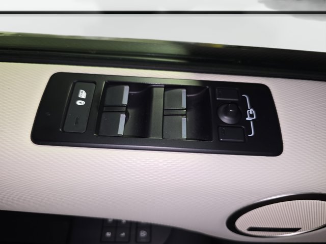 Used 2023 Land Rover Discovery S R-Dynamic AWD/4WD image 28