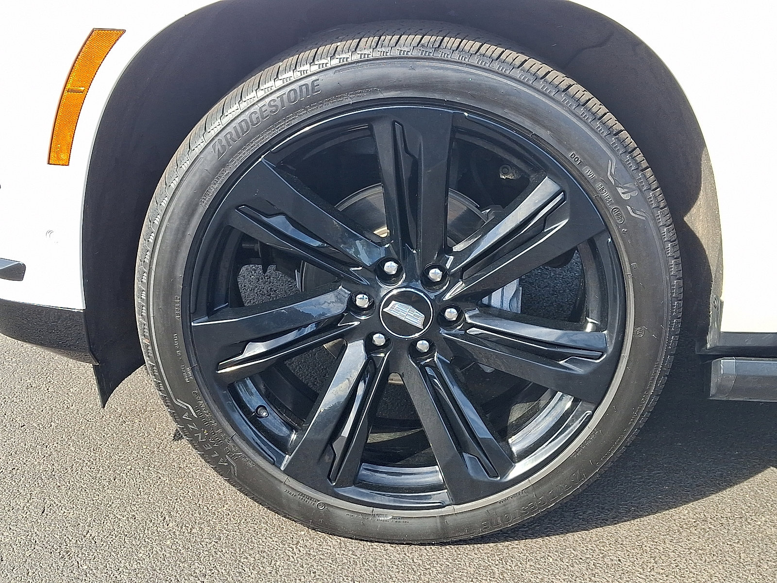 Certified 2025 Cadillac Escalade ESV Sport Platinum w/ LPO, Floor Liner Package AWD/4WD image 10