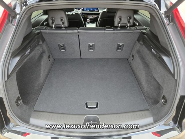 Used 2024 Cadillac XT4 Luxury w/ Cold Weather Package FWD image 15