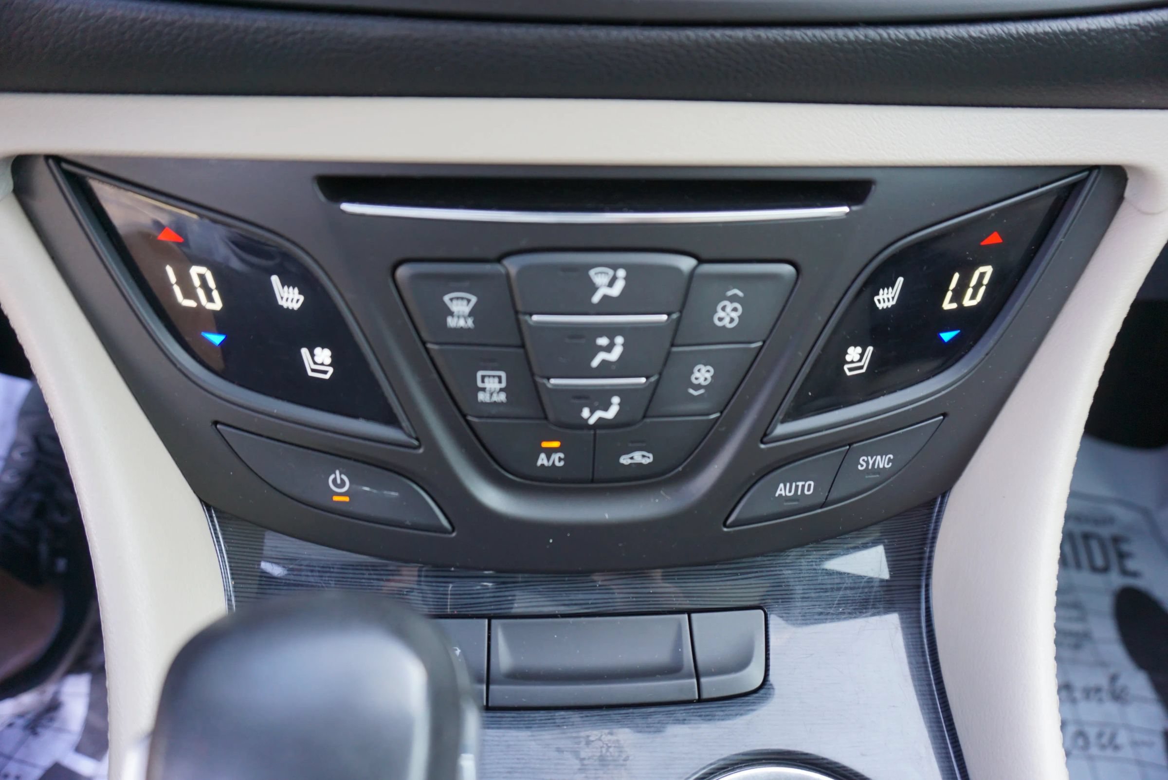 Used 2016 Buick Envision Premium AWD/4WD image 29