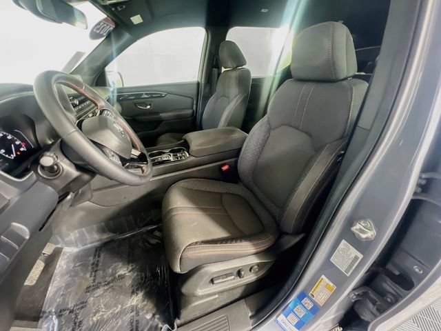 Used 2025 Honda Pilot Sport image 10