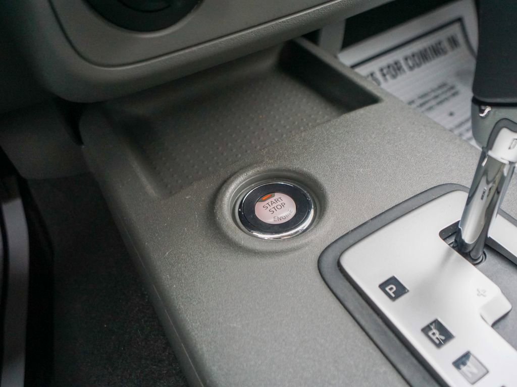 Used 2021 Nissan Frontier SV w/ SV Utility Package image 24