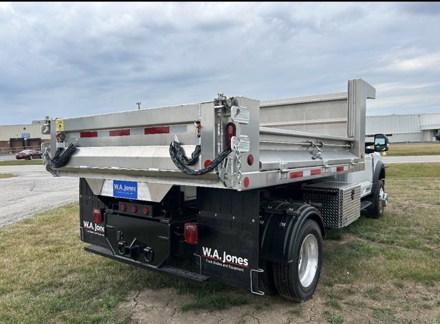 New 2025 Ford F550 4x4 Regular Cab Super Duty image 5