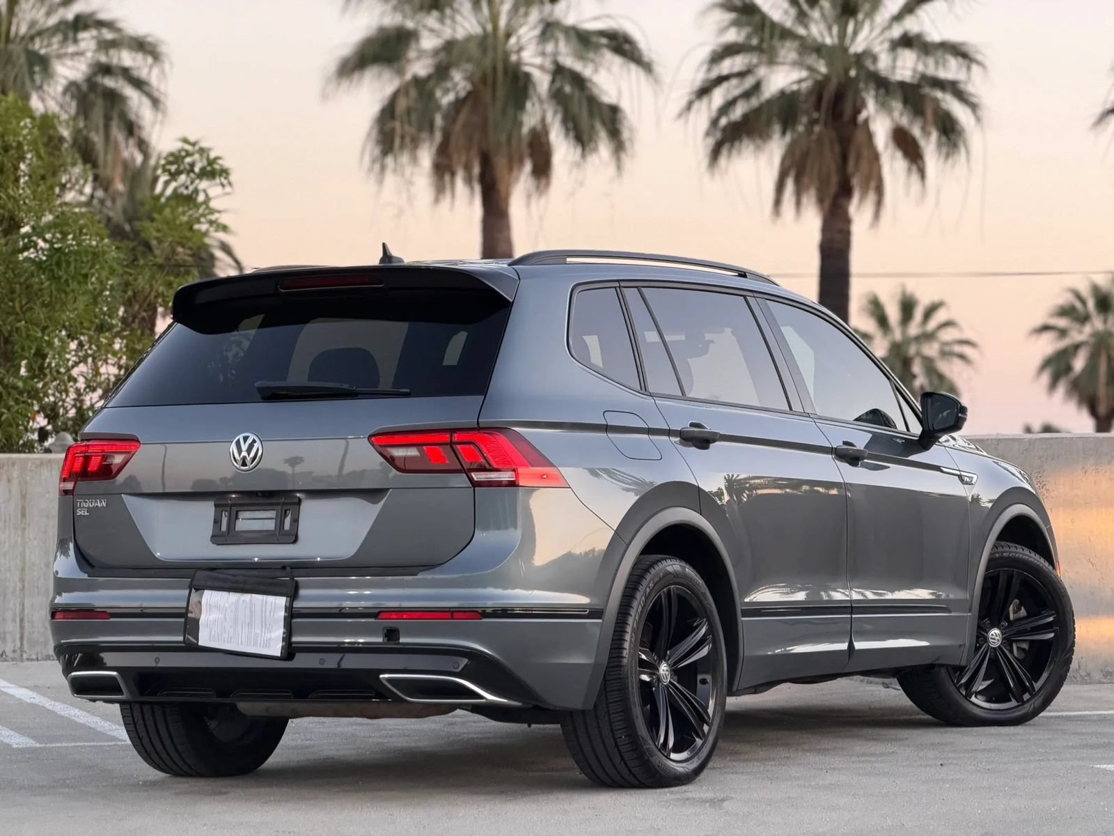 Used 2019 Volkswagen Tiguan SEL Premium R-Line FWD image 3