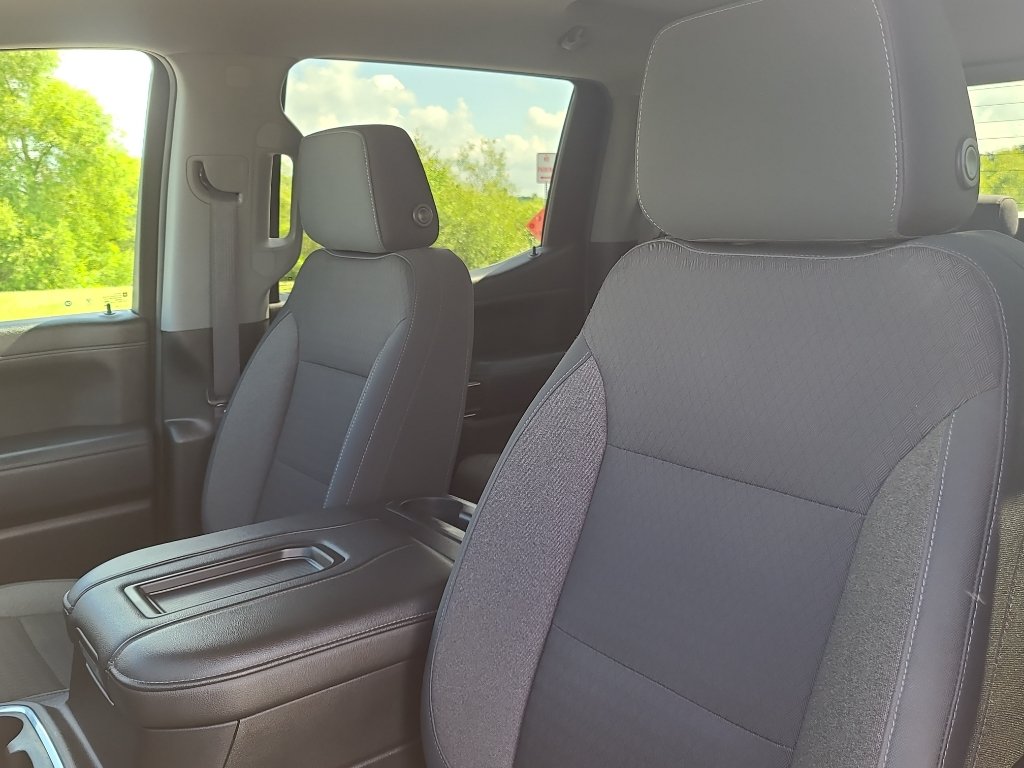 Used 2019 Chevrolet Silverado 1500 LT Trail Boss AWD/4WD image 18