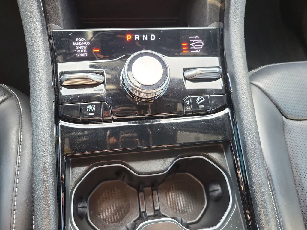 Used 2023 Jeep Grand Cherokee Overland image 16