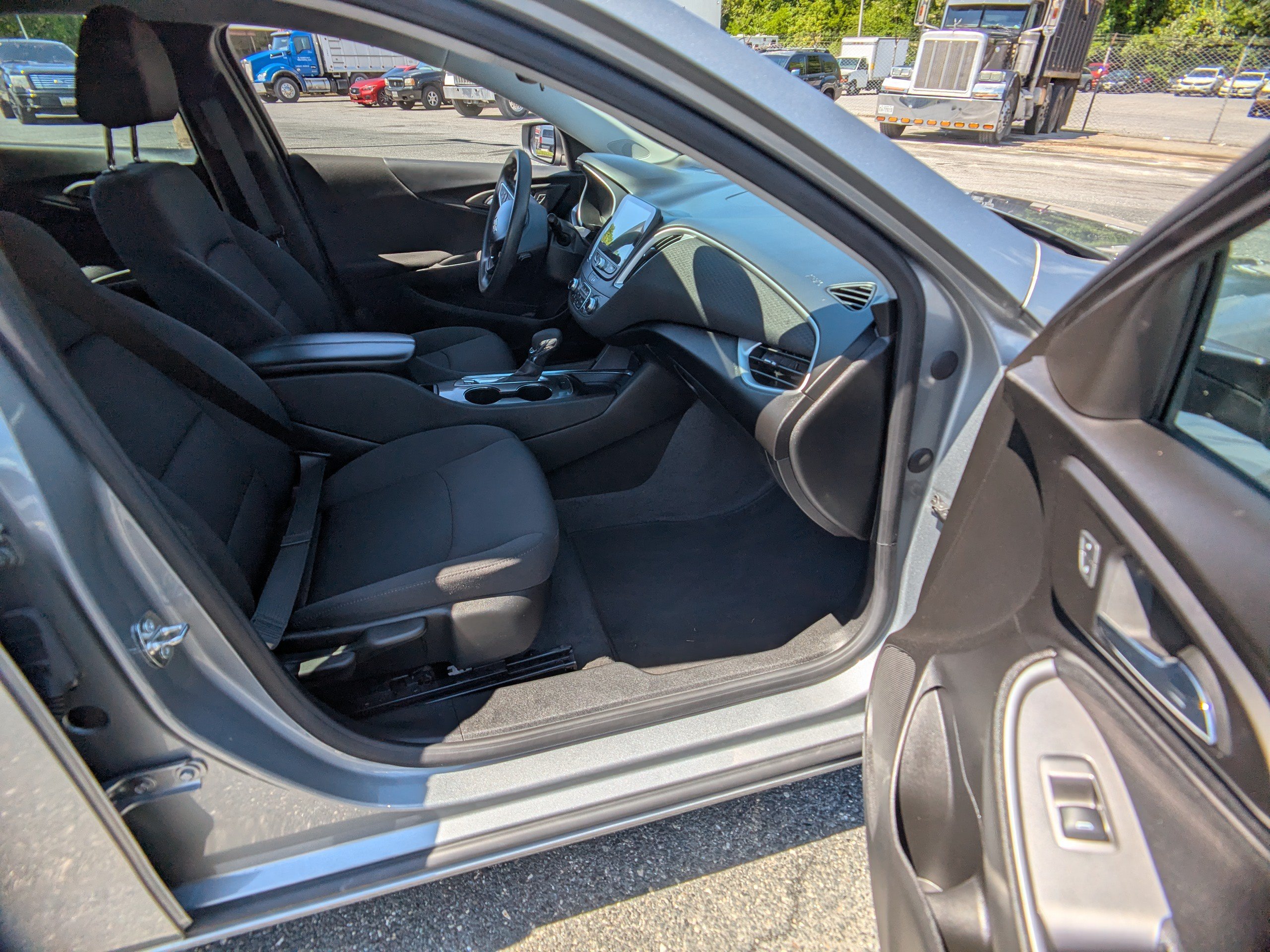 Used 2023 Chevrolet Malibu LT FWD image 12