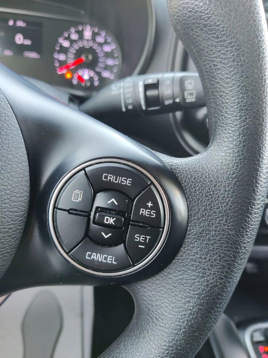 Used 2022 Kia Soul LX image 32