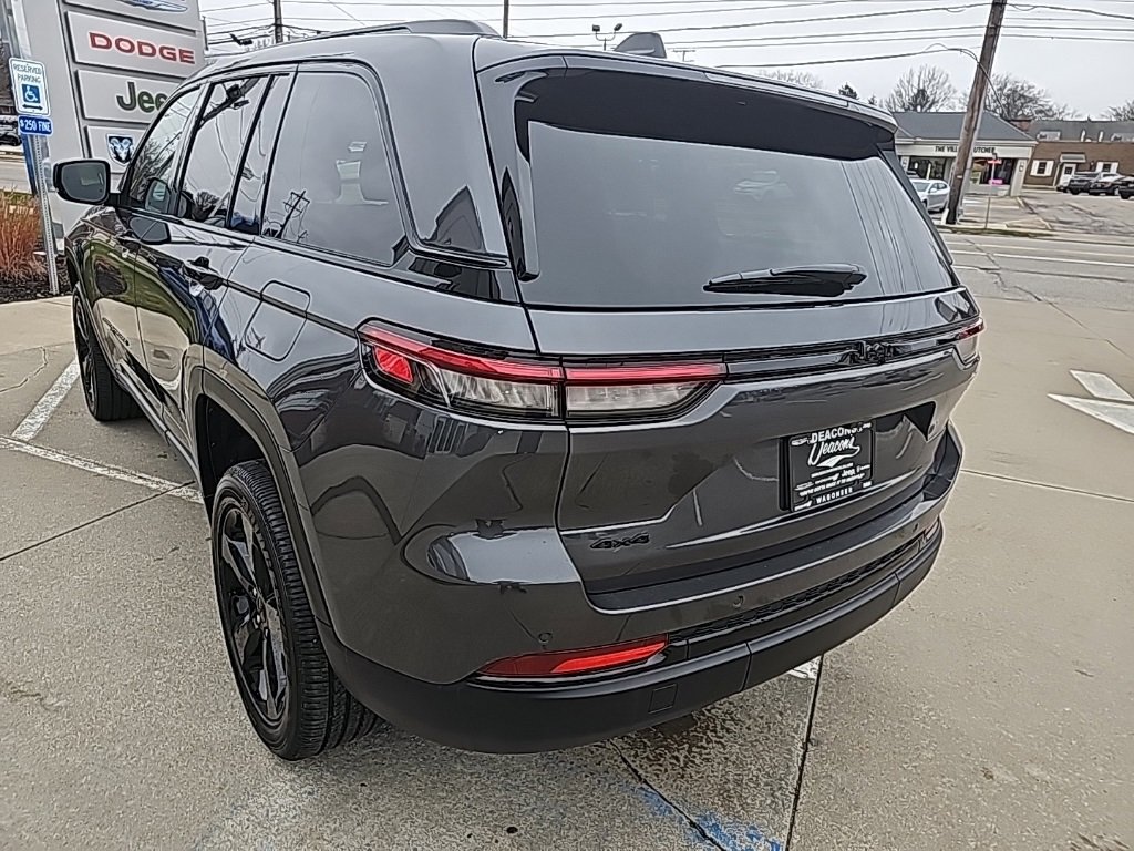 Certified 2025 Jeep Grand Cherokee Altitude image 13