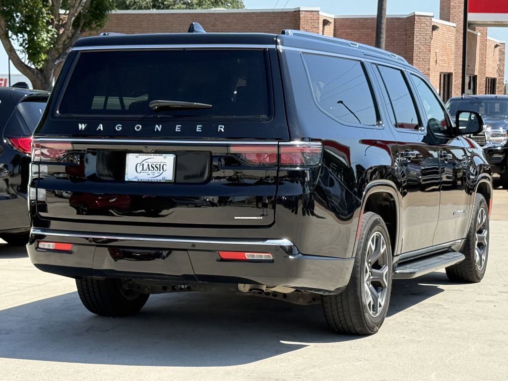 Used 2024 Jeep Wagoneer L Series III w/ Flexible Seating Group AWD/4WD image 4