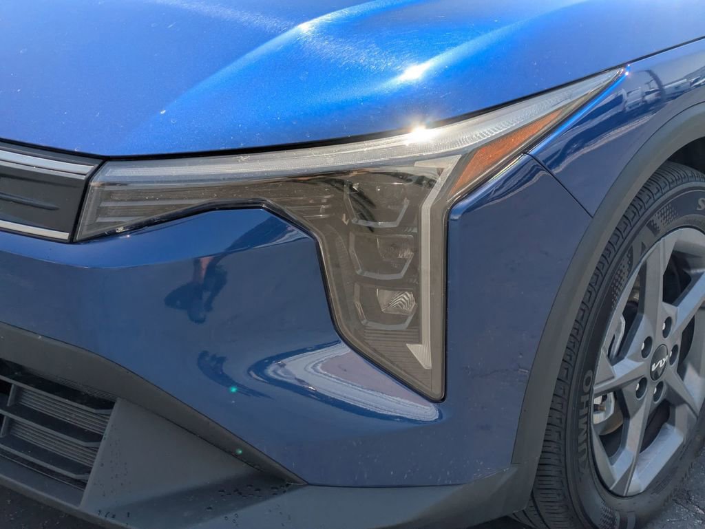 Used 2025 Kia K4 LXS image 11