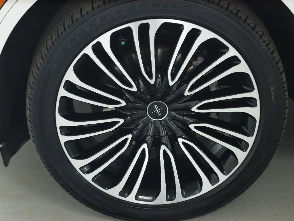 Certified 2023 Lincoln Aviator Black Label w/ Class IV Trailer Tow Package AWD/4WD image 38