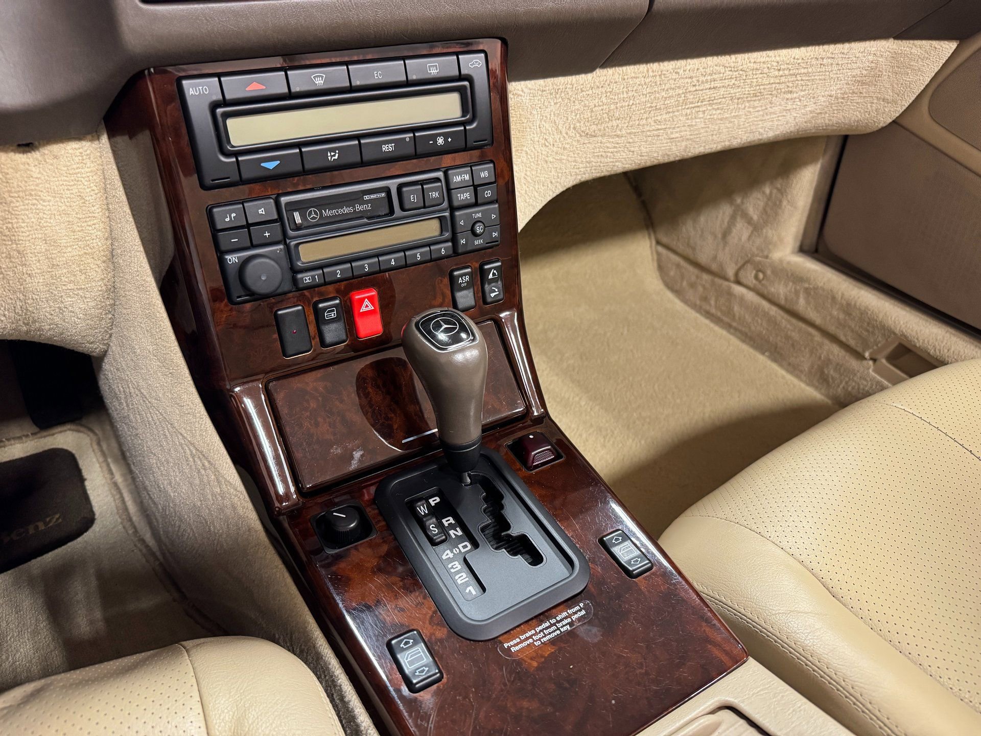 Used 1997 Mercedes-Benz SL 320 image 44