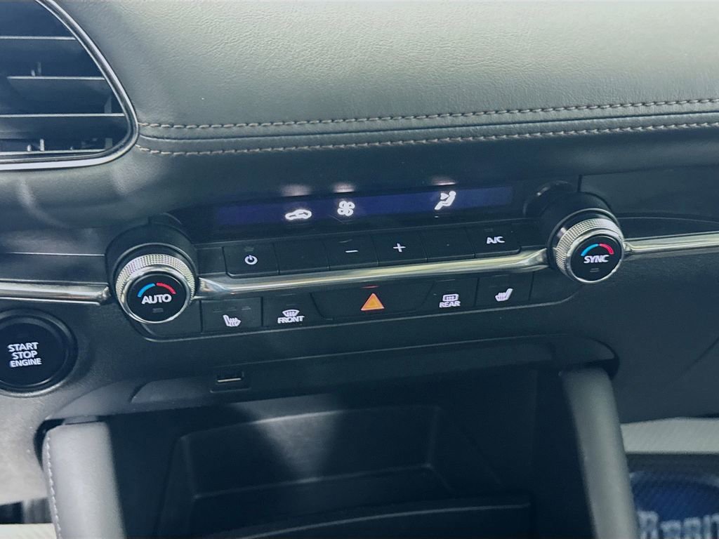 Used 2019 MAZDA MAZDA3 w/Preferred Pkg image 16