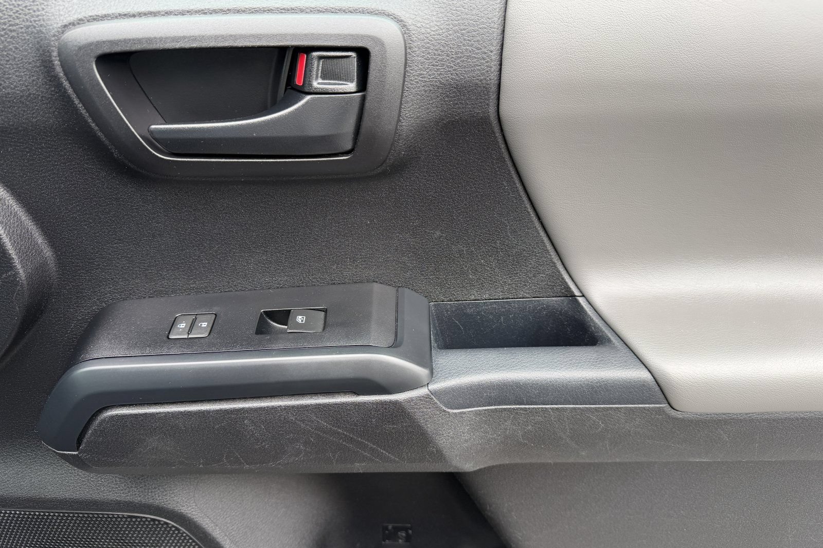 Used 2021 Toyota Tacoma SR RWD image 16