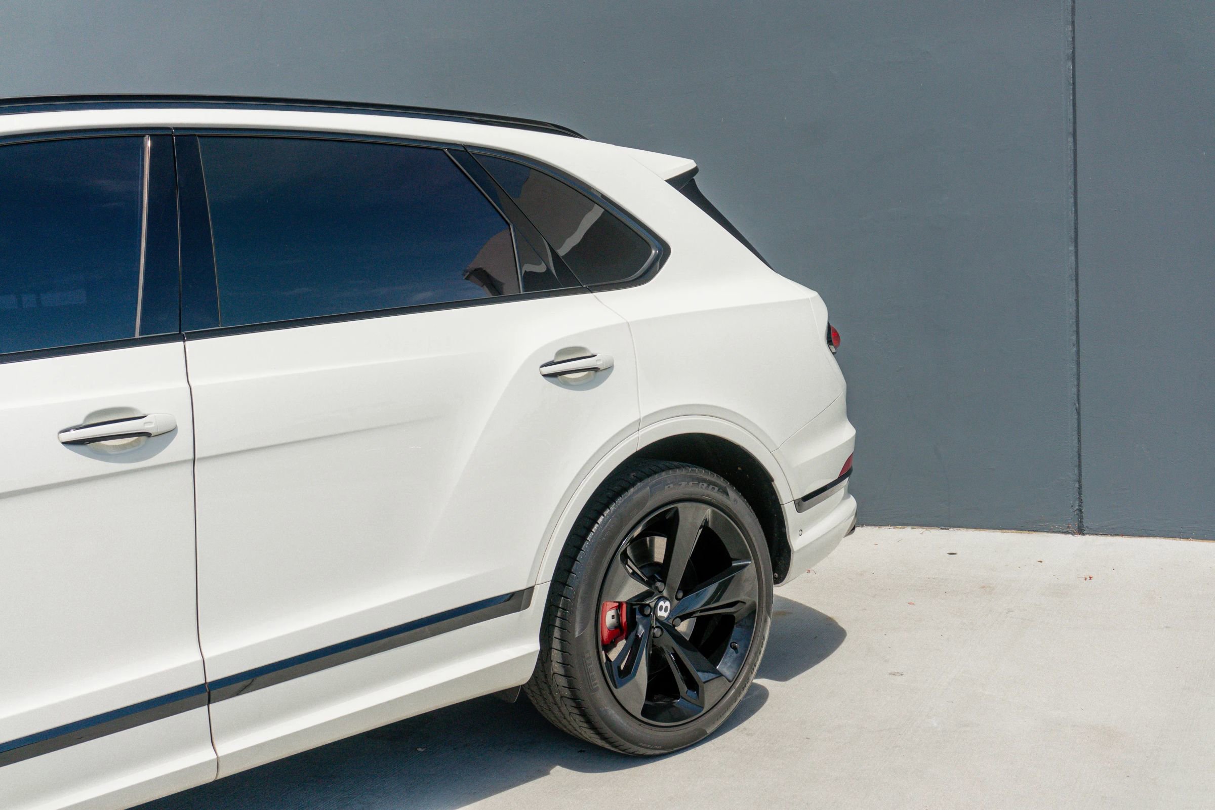 Used 2023 Bentley Bentayga image 25