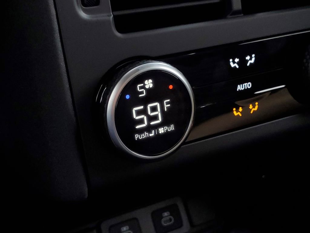 New 2025 Land Rover Discovery Dynamic SE image 35