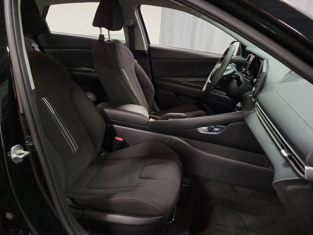 Used 2023 Hyundai Elantra SEL FWD image 26