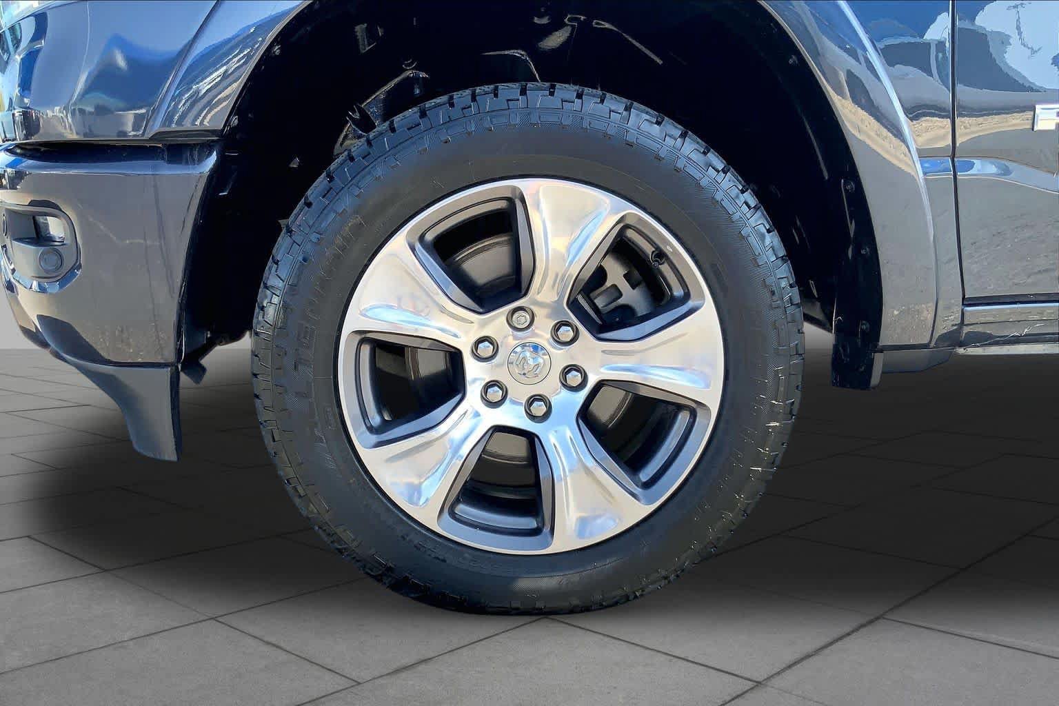 Used 2020 RAM 1500 Laramie w/ Sport Appearance Package AWD/4WD image 11