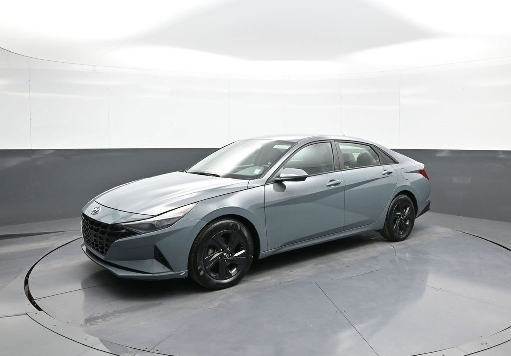 Certified 2022 Hyundai Elantra SEL w/ Cargo Package image 10