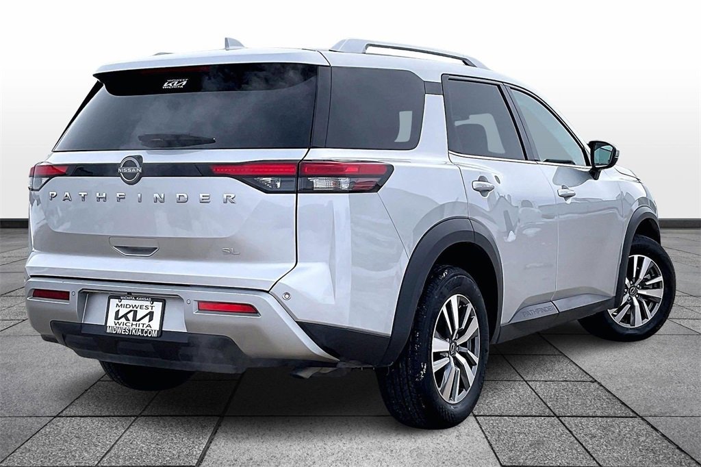 Used 2025 Nissan Pathfinder SL image 13
