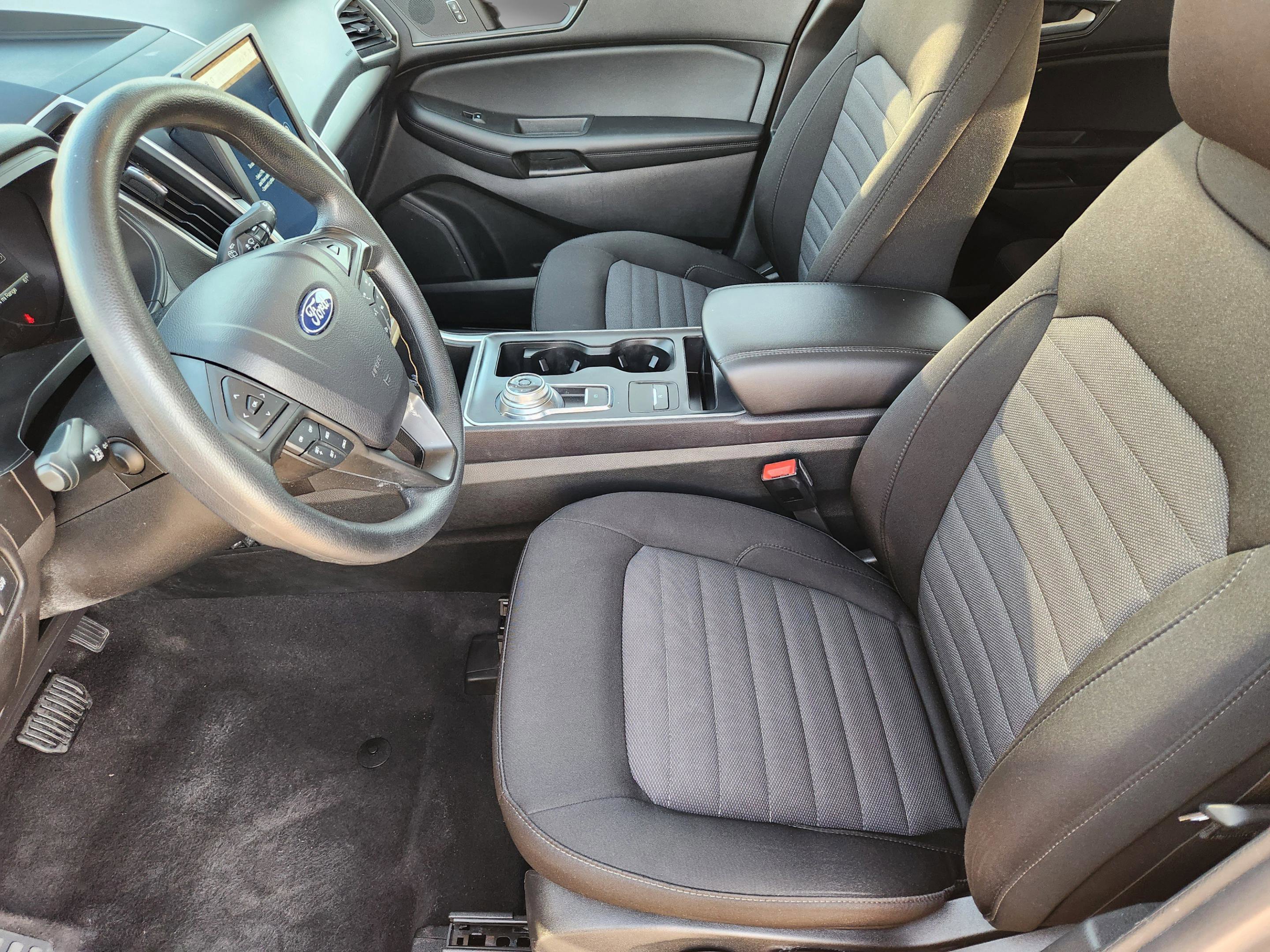 Used 2024 Ford Edge SE image 13