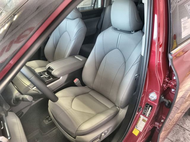 New 2026 Toyota Highlander Limited AWD/4WD image 11