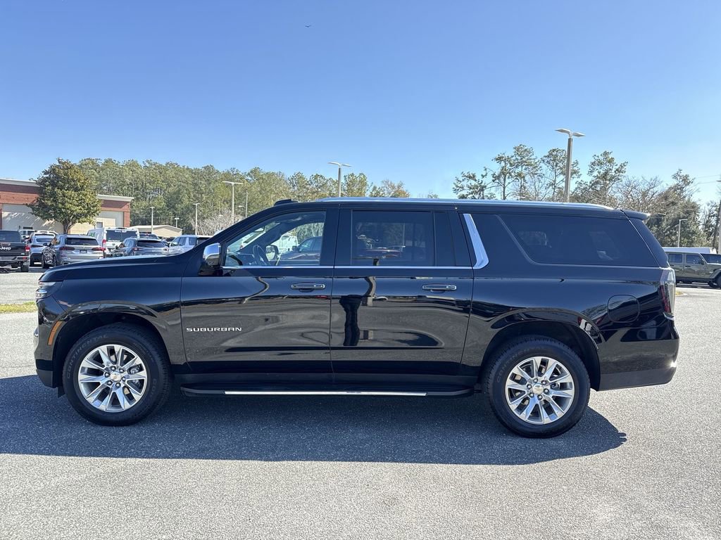 Used 2025 Chevrolet Suburban Premier image 6