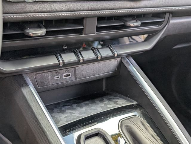 Used 2023 Chevrolet Colorado LT w/ LT Convenience Package image 24