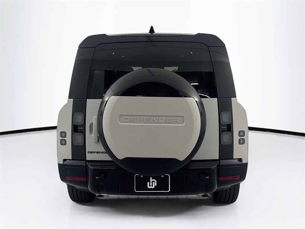 New 2026 Land Rover Defender 130 X-Dynamic SE image 6