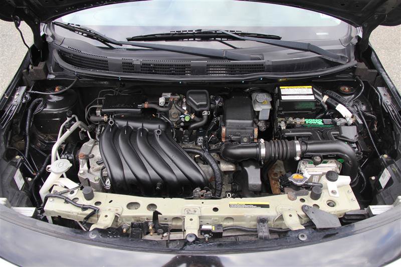 Used 2015 Nissan Versa SV FWD image 11