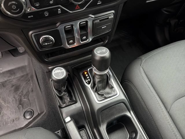 Used 2022 Jeep Wrangler Sport AWD/4WD image 22