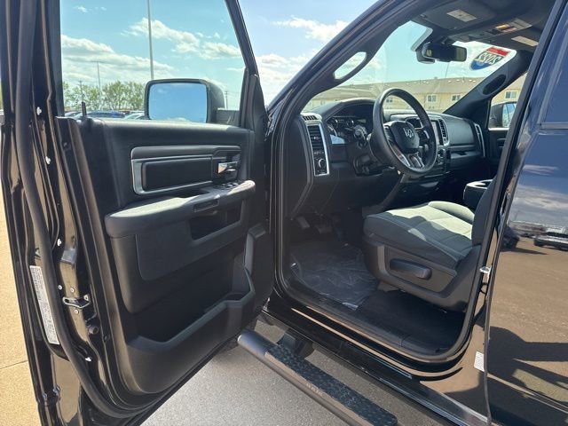 Used 2022 RAM 1500 Classic Warlock w/ Electronics Group AWD/4WD image 12